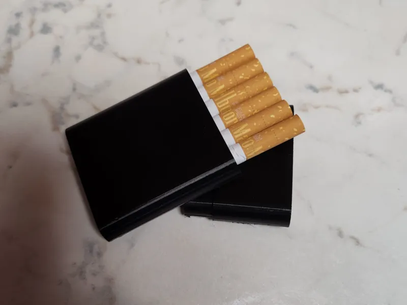 6 cigarettes pocket