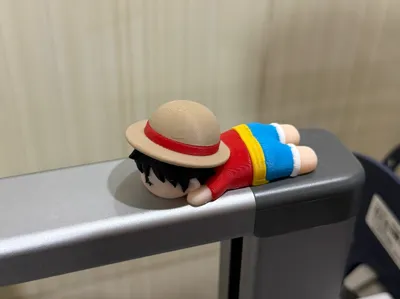 LUFFY LIE DOWN