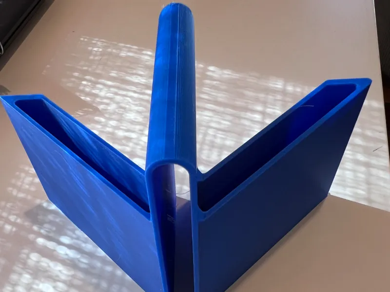 Sleek Low-filament Tennis Phone Mount