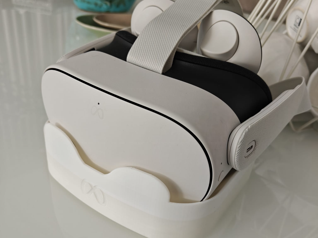 Meta Quest 3s privacy + controller stand