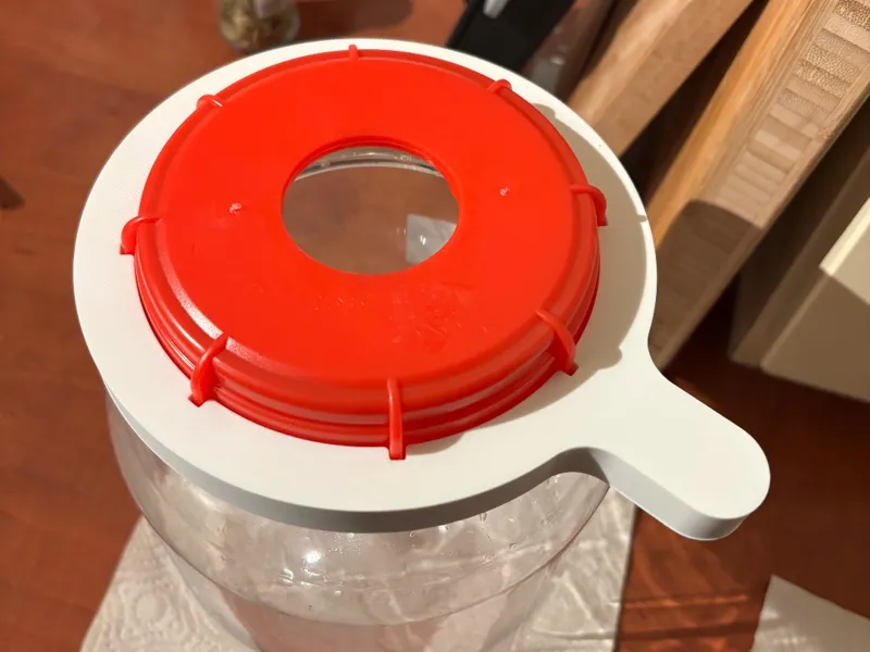 Fermonster lid opener