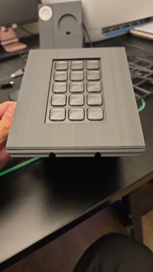 Miniatura 3 do modelo 3D Pro Streamer MK1/MK2 (15 Button Stream Deck) 