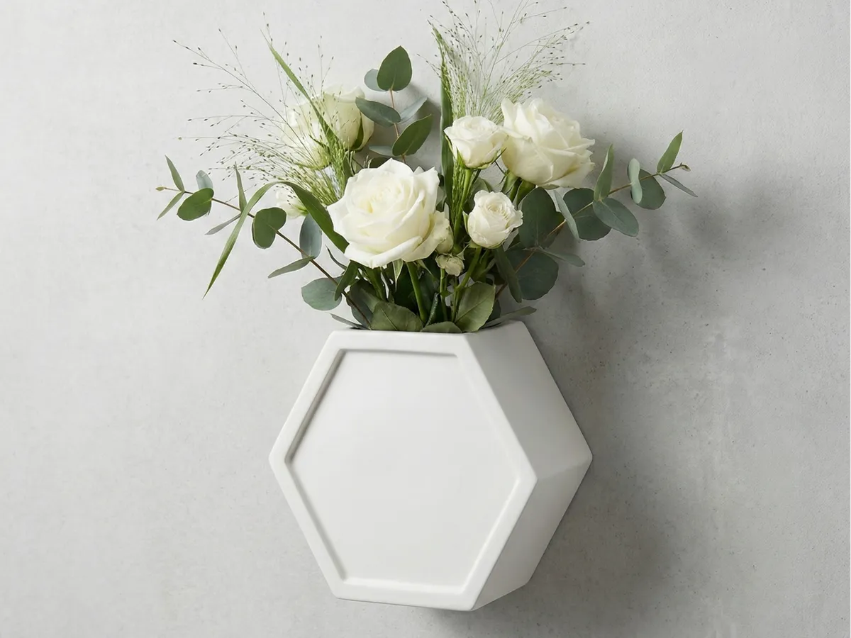 Vase mural hexagonal à réservoir amovible