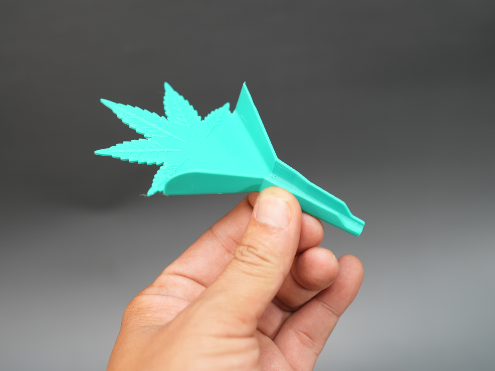 Cannabis Leaf Herb Funnel Quick Cone Filling Tool