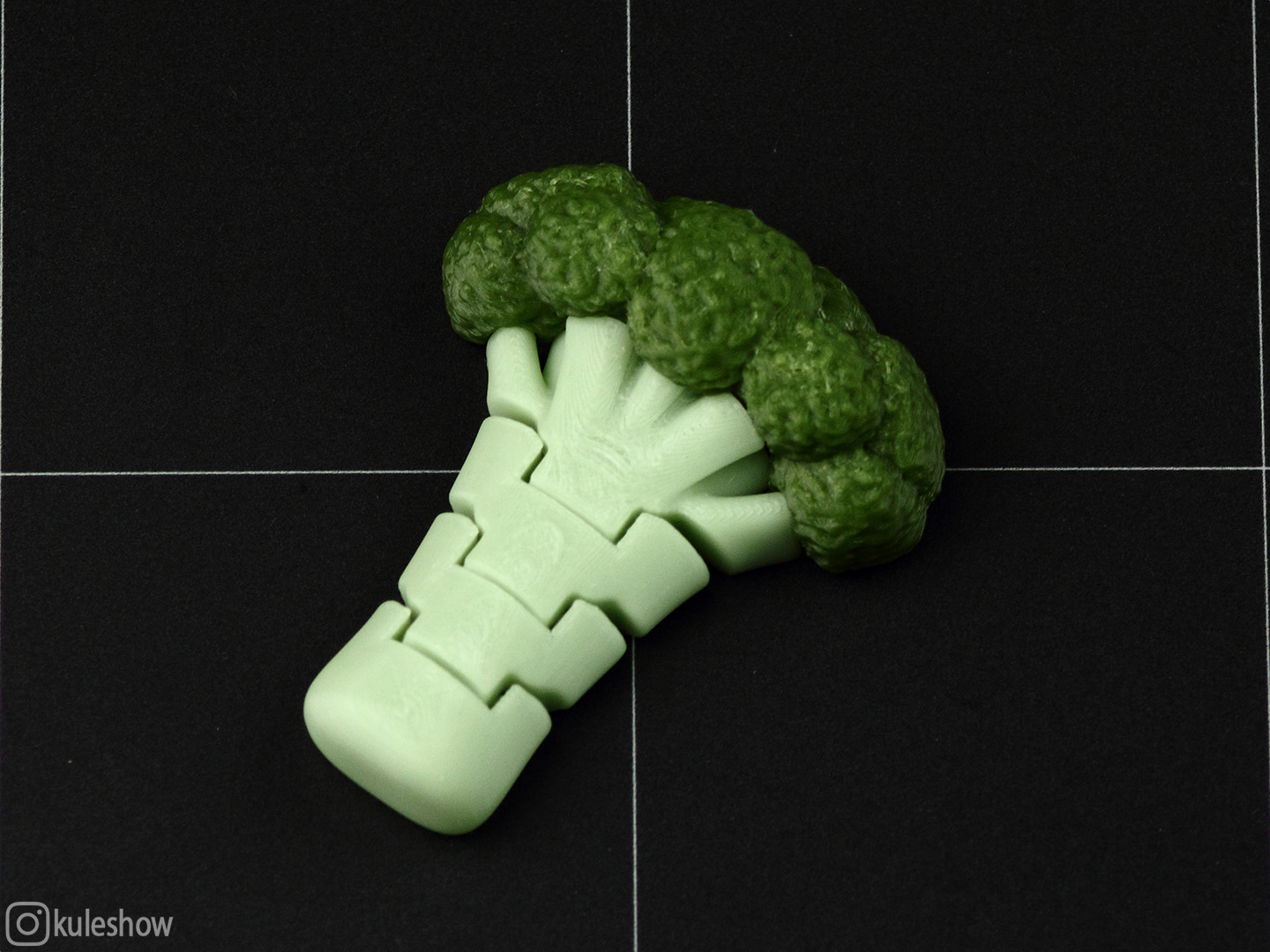 Miniatura 1 do modelo 3D Flexible Broccoli