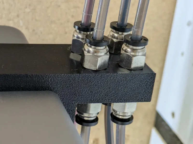 PTFE connector clip for A1