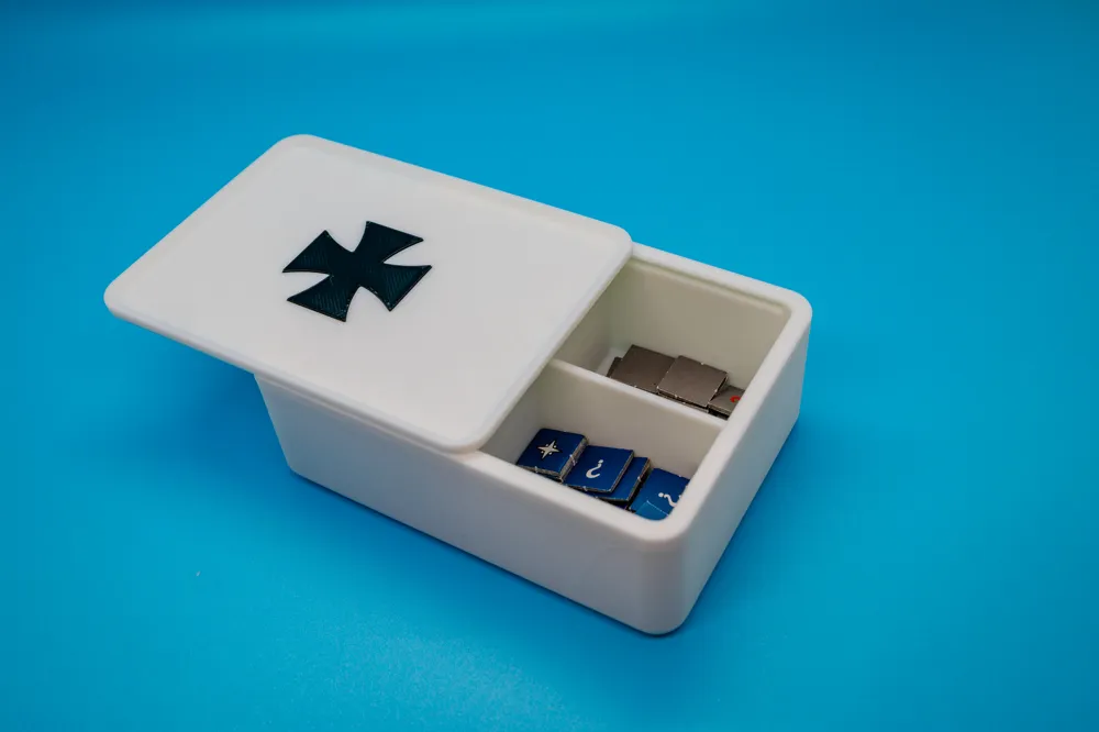 Maria (GMT) – 3-Player Organizer with Card Holder by cartwright ...