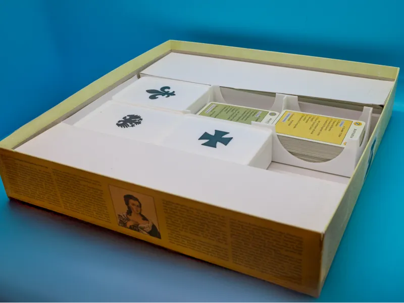 Maria (GMT) – 3-Player Organizer with Card Holder