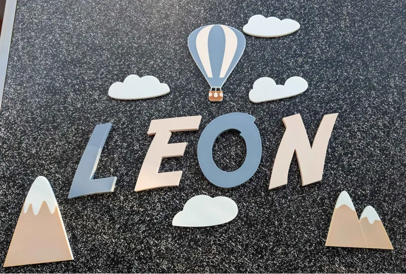 Hot air balloon wall decoration