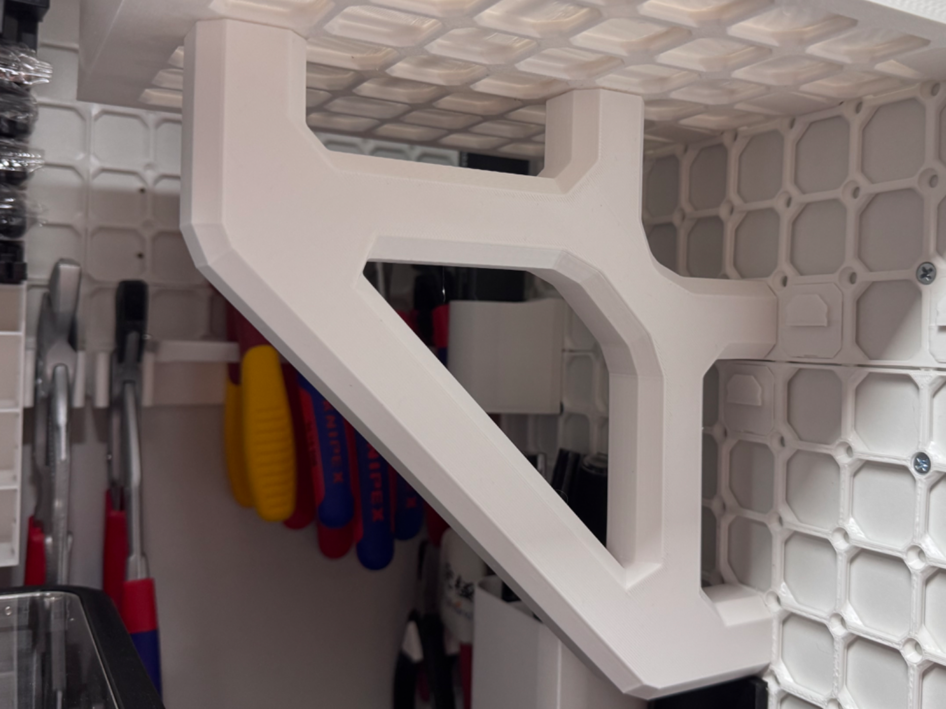Parametric Open Grid Support Bracket