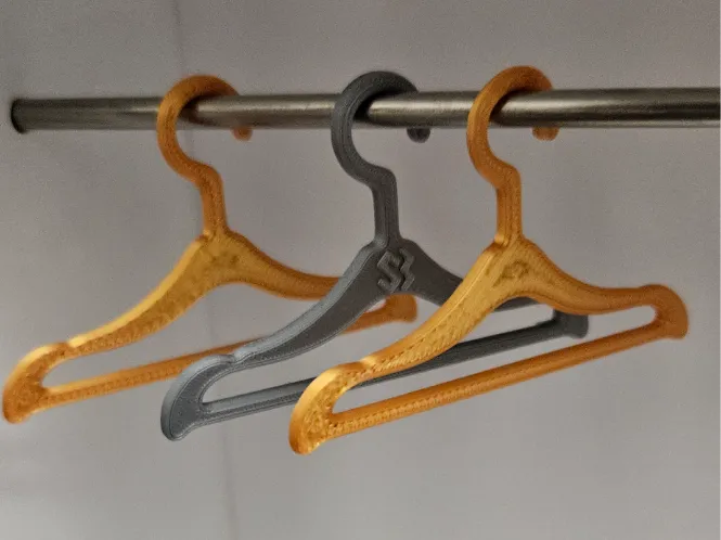 1:6 scale Hanger 
