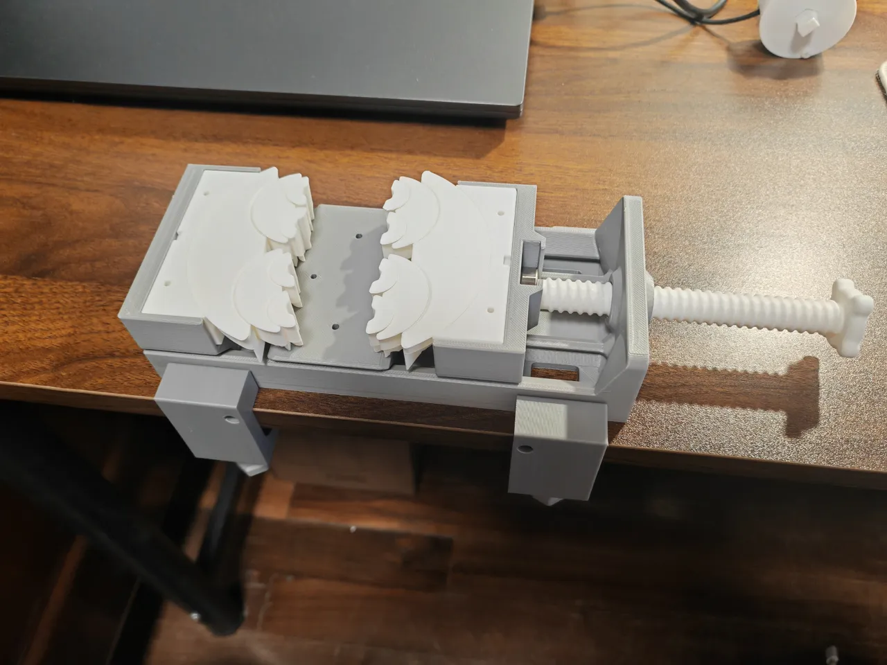 Fractal Bench Vice 分形台虎钳 view 3