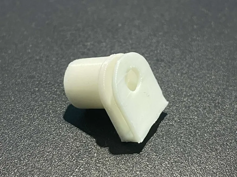 Opel mounting clip