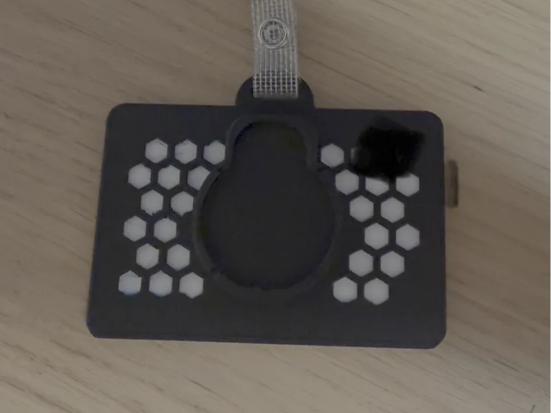 Ausweishalter mit RFID-Token-Clip