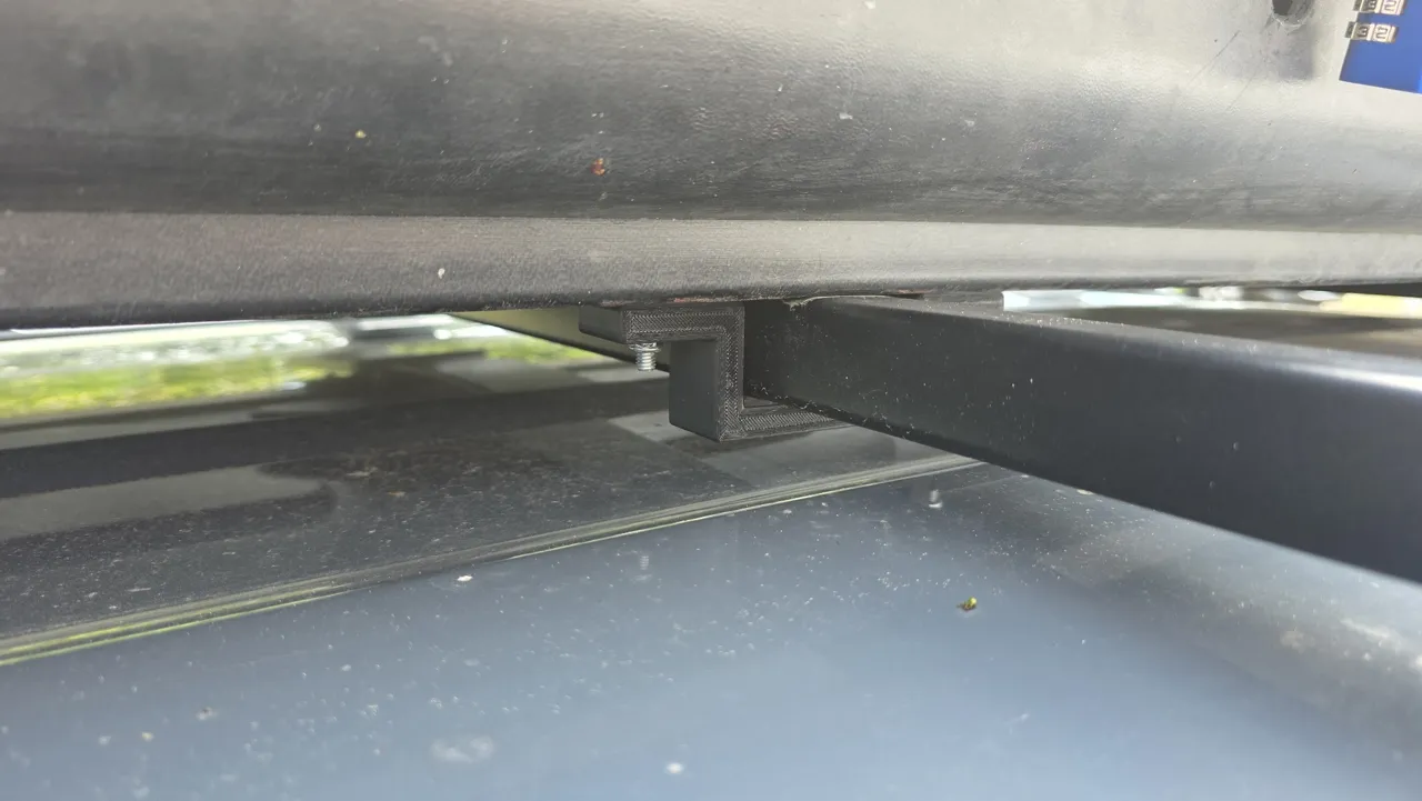 Dacia Jogger Universal Dachbox Halterugn view 4