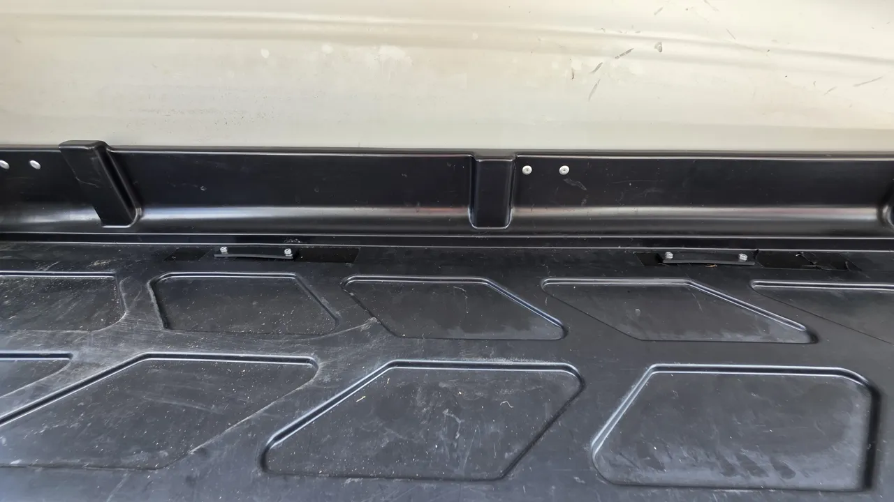 Dacia Jogger Universal Dachbox Halterugn view 2