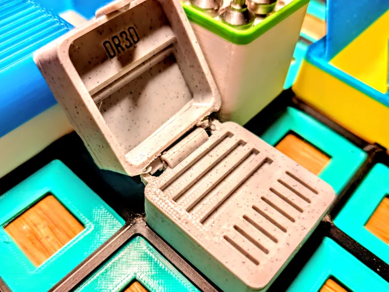 SD Card Container - Print in Place - Gridfinity 