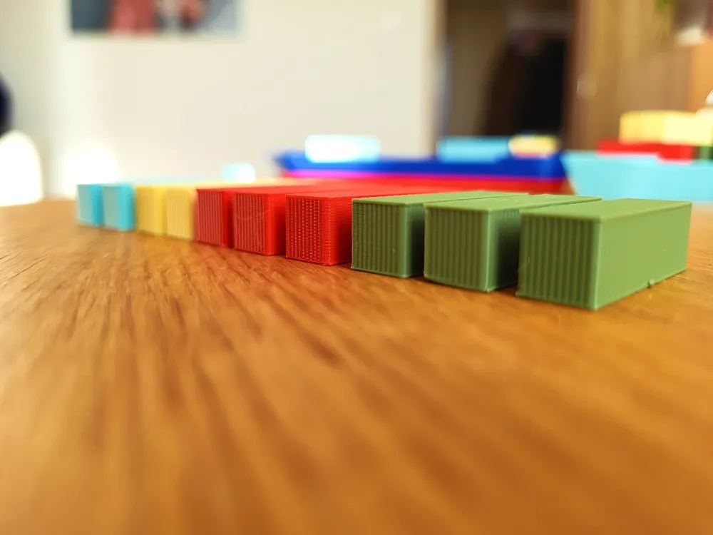 3Dプリント 浮かぶコンテナ船おもちゃ — 積み重ねゲーム - 無料3Dモデル -MakerWorld