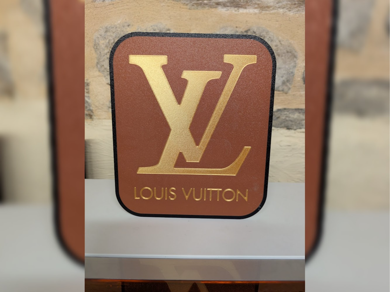 Lightbox Louis Vuitton – Icône du luxe intemporel