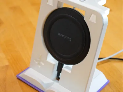 Jo's Kindle and iWatch Wireless Charging Stand