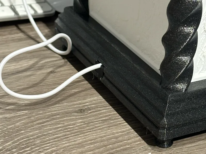 Cable Retainer - 4 pane lithophane lantern-001 LED