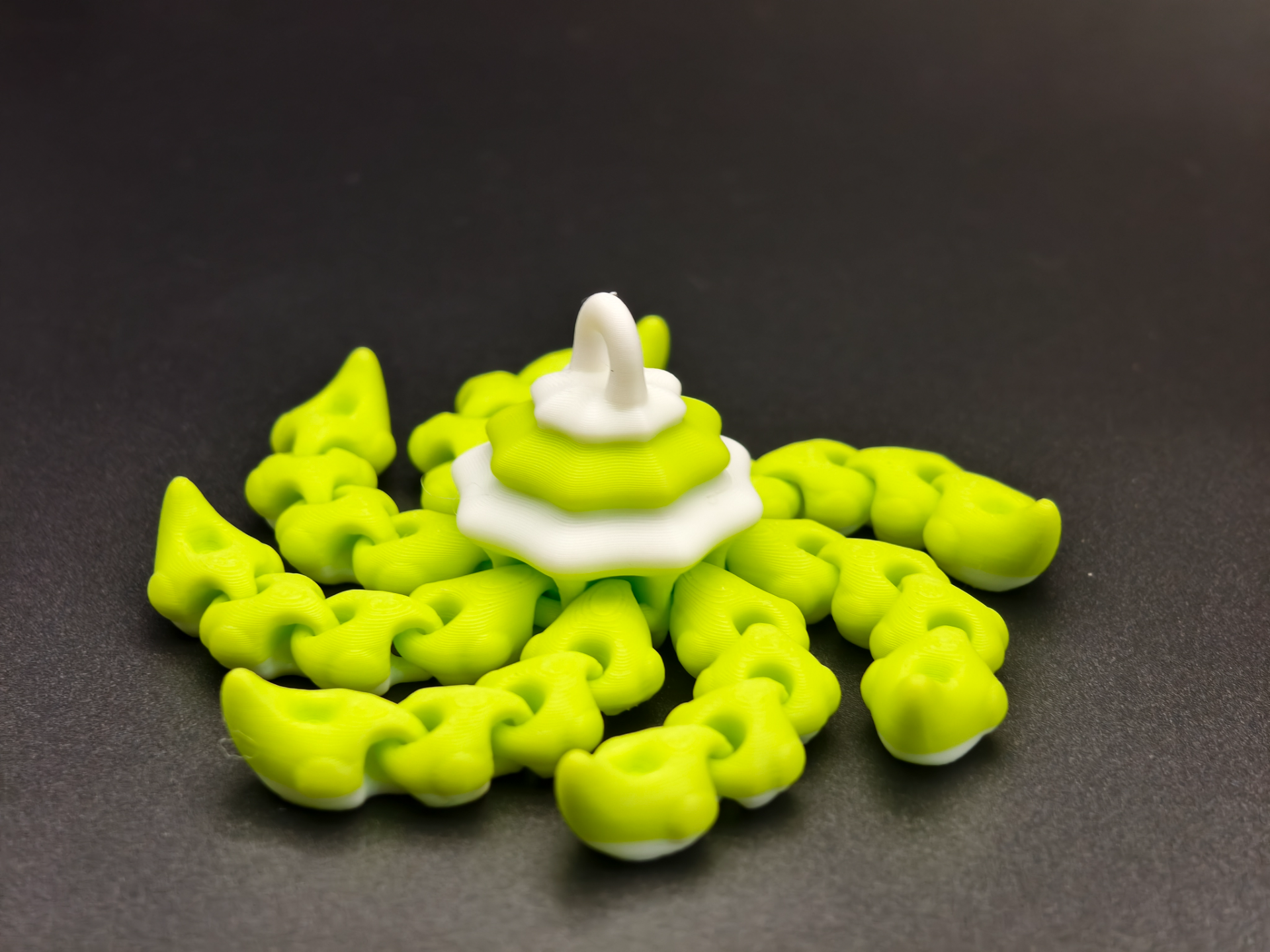 Miniatura 1 do modelo 3D 一只奇怪的八爪章鱼小挂饰，玩具，无需支撑
