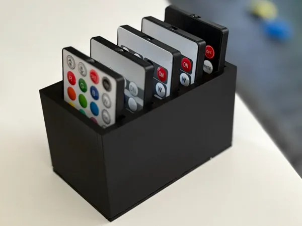 Support pour 5 télécommandes
