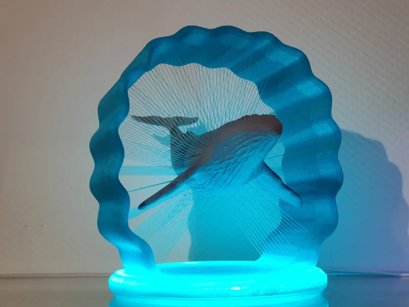 Schwebender Wal mit LED-Beleuchtung