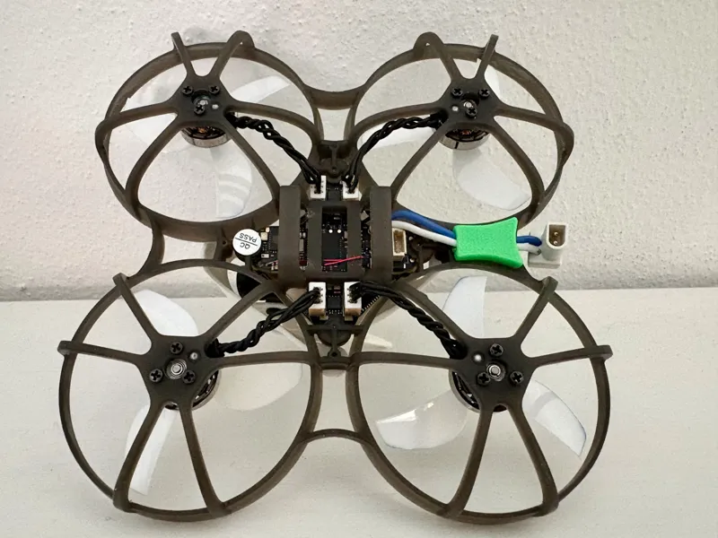 BetaFPV Meteor75 Pro – Batteriekabel-Clip