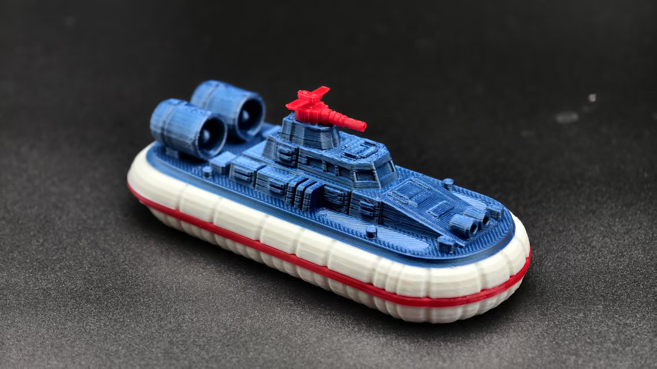 Miniatura 2 do modelo 3D 气垫船，可以浮在水上，分多色和单色版本（漏水问题已经修复）