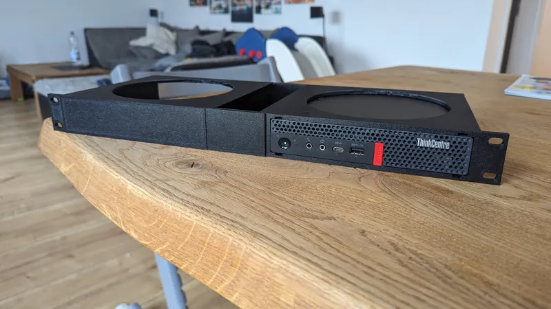 Improved Thinkcentre Tiny 1U Rack