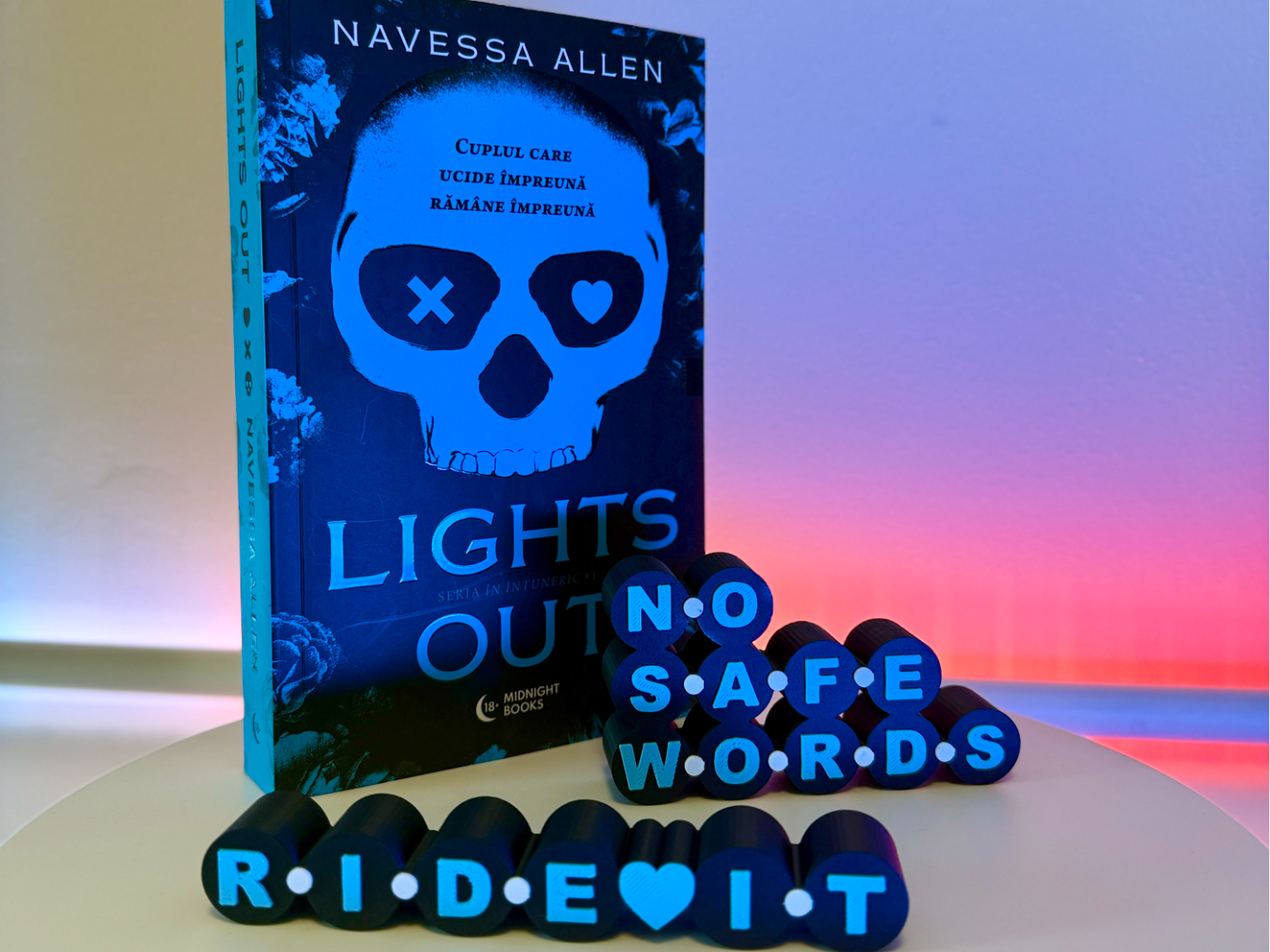 Lights Out Book Decor Set– No Safe Words & Ride It