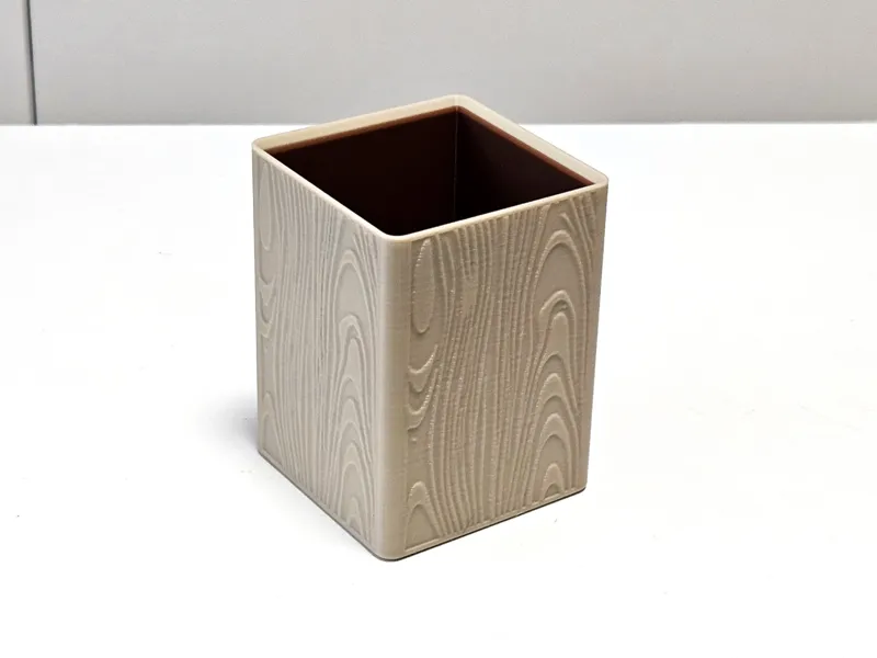 Wood grain pencil holder