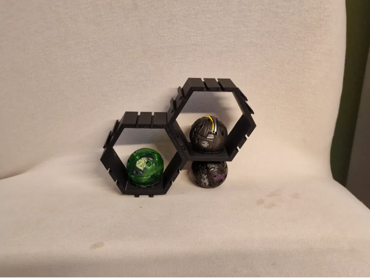 Présentoir nid d'abeille pour Bakugan