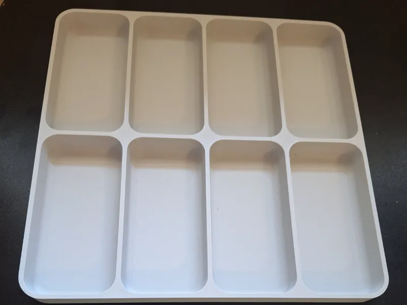 235mm x 235mm 8 compartment sorting tray