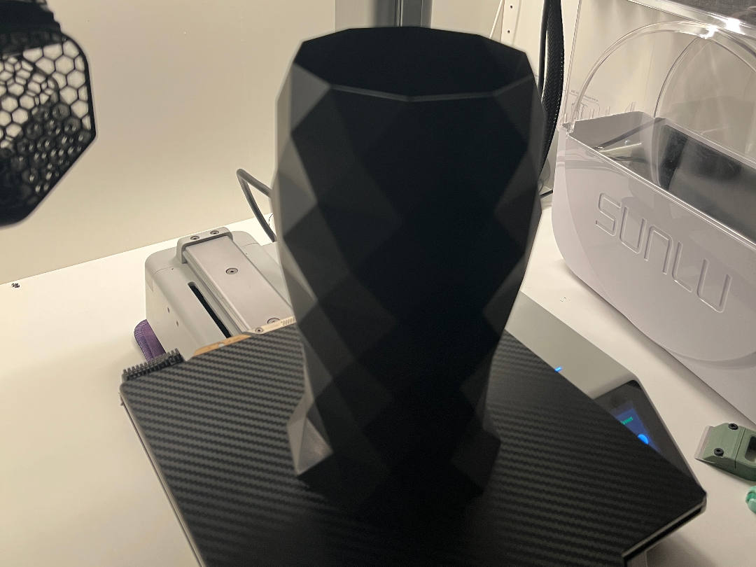 Low-Poly Vase 