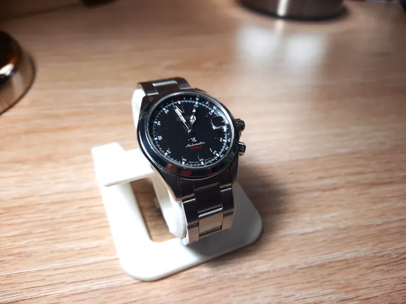 Element - Minimalist Watch Stand Bracelet Edition