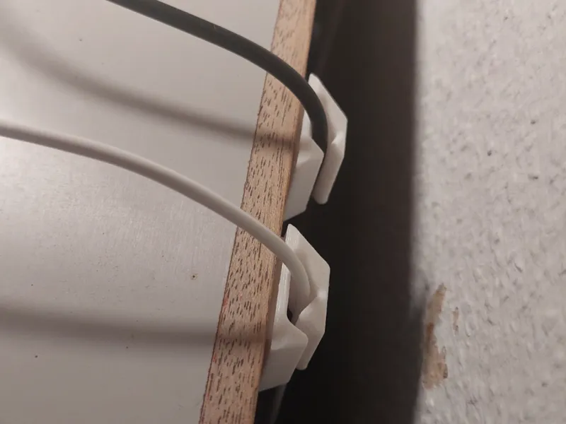 Sturdy cable holder for desks
