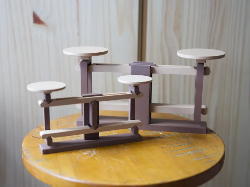 Point-Pivot Balance Scale