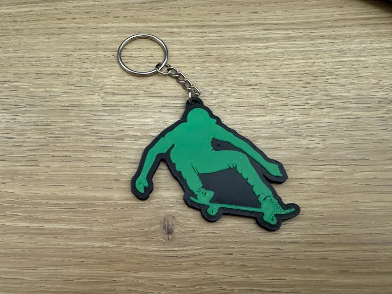 Triskelion Keychain Skate2