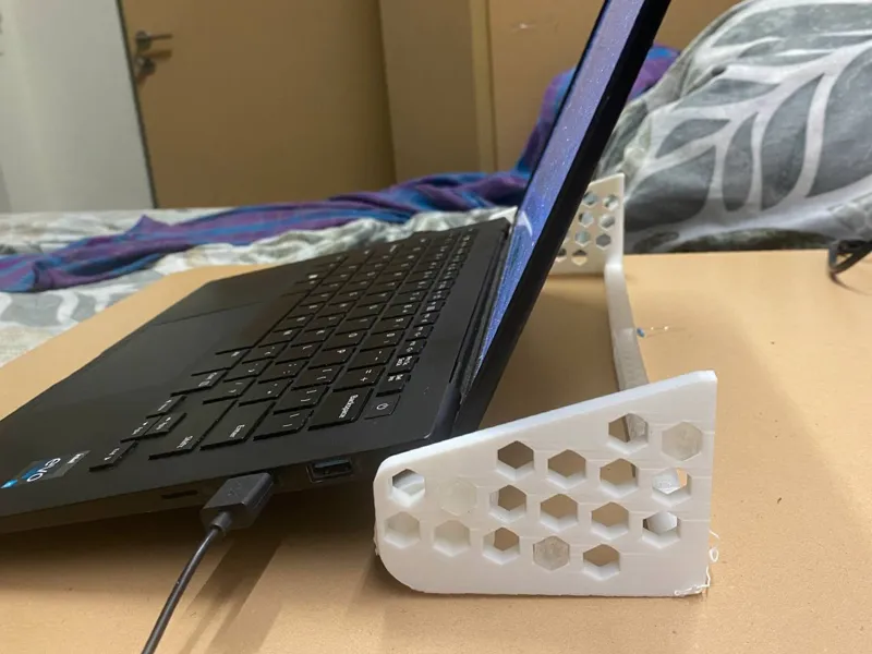 Laptop stand with wheels