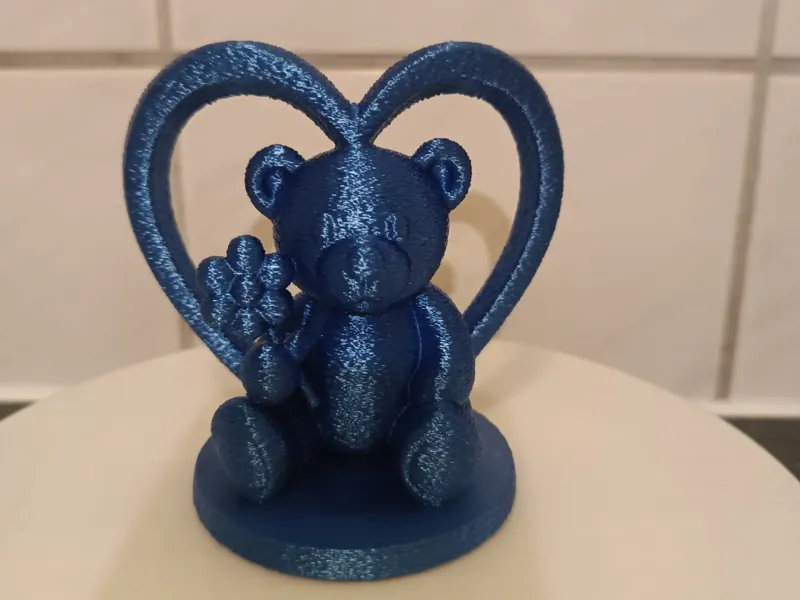 Valentinstag Bär mit Herz und Blume 