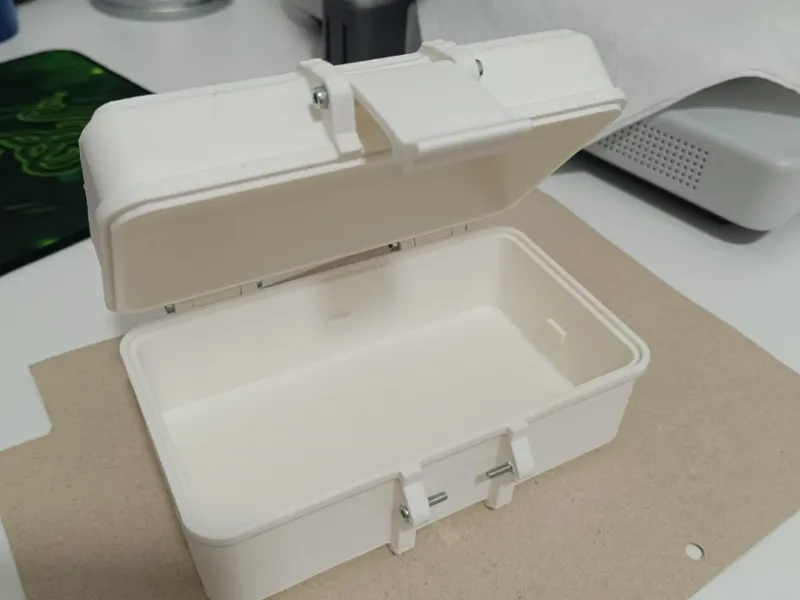 Caja de herramientas con bandeja interna
