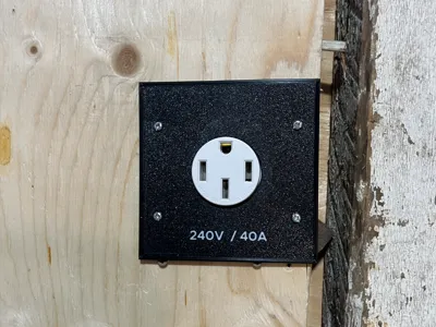 Outlet Cover - NEMA 14-50, 6-50, 14-30 (220V/240V)