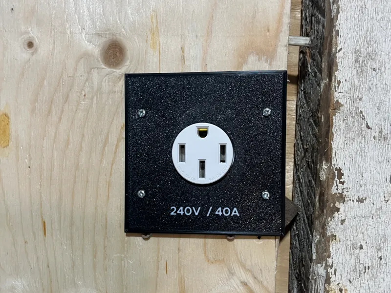 Outlet Cover - NEMA 14-50, 6-50, 14-30 (220V/240V)