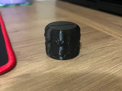 Utility knife blade snapper cap