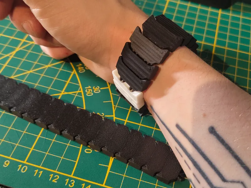Tank-Track- Bracelet