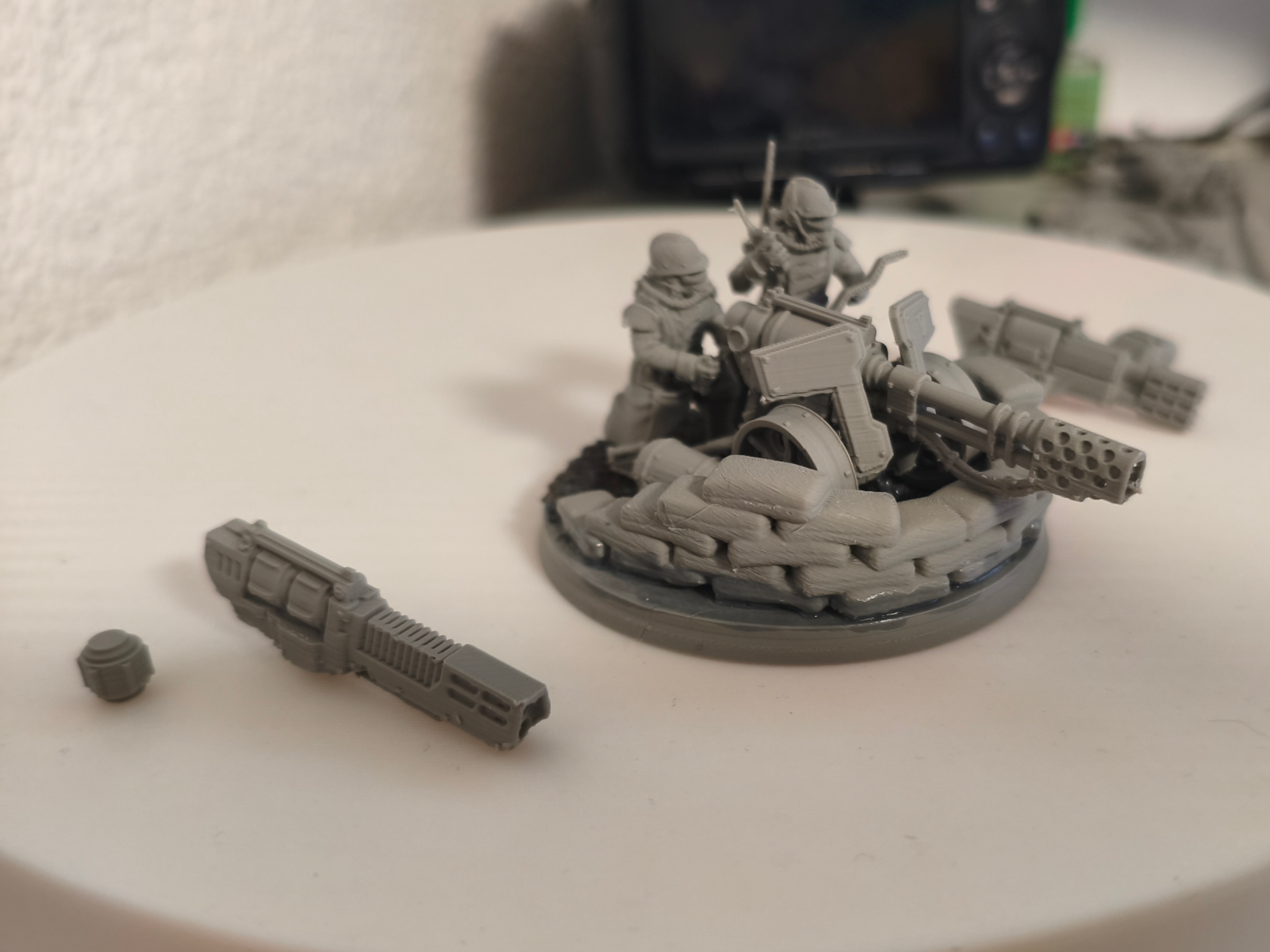 Gasmask heavy weapon team(flamer, plasma, melta)