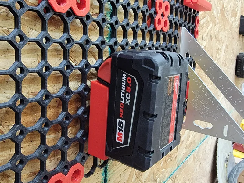 Milwaukee 18V No Latch Multiboard Battery Holder