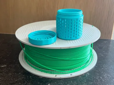 Silica gel holder for inside spool